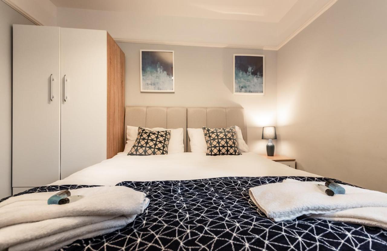 Best Price! Perfect Gunwharf Accommodation - 5 Single Beds Or Kingsize Free Parking Portsmouth Eksteriør billede