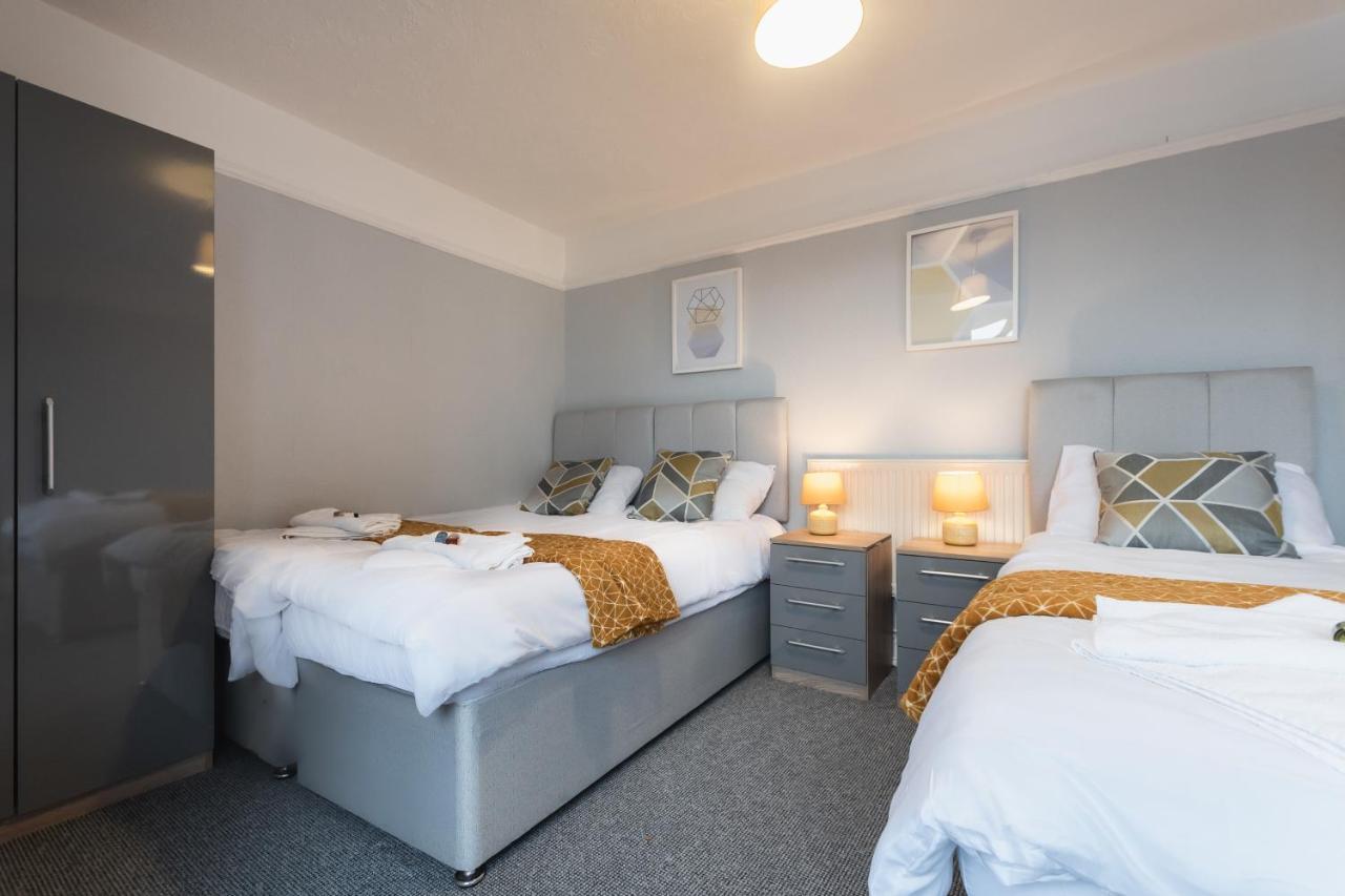 Best Price! Perfect Gunwharf Accommodation - 5 Single Beds Or Kingsize Free Parking Portsmouth Eksteriør billede