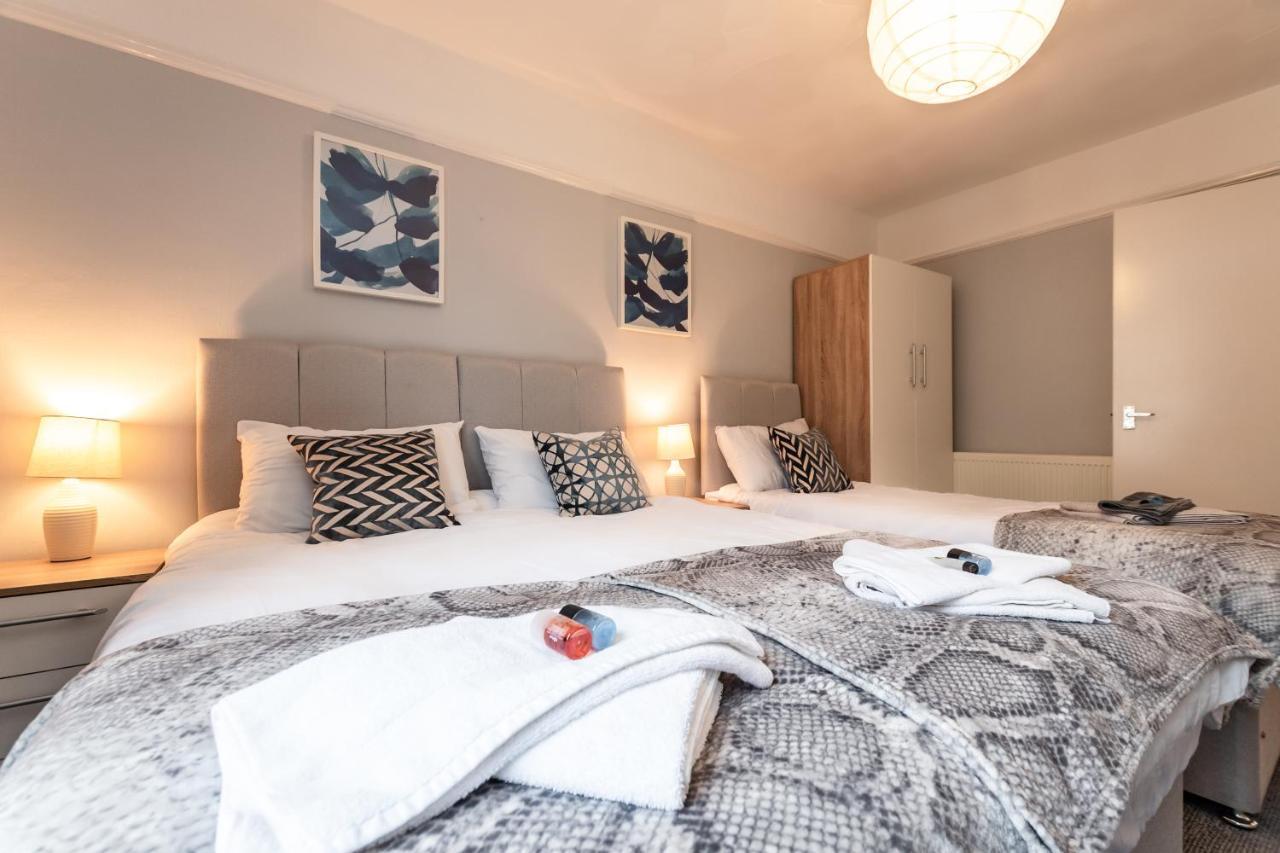 Best Price! Perfect Gunwharf Accommodation - 5 Single Beds Or Kingsize Free Parking Portsmouth Eksteriør billede