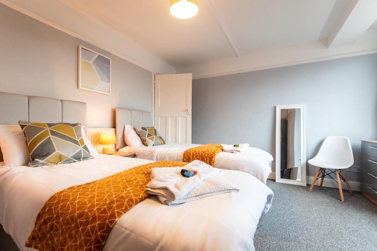 Best Price! Perfect Gunwharf Accommodation - 5 Single Beds Or Kingsize Free Parking Portsmouth Eksteriør billede
