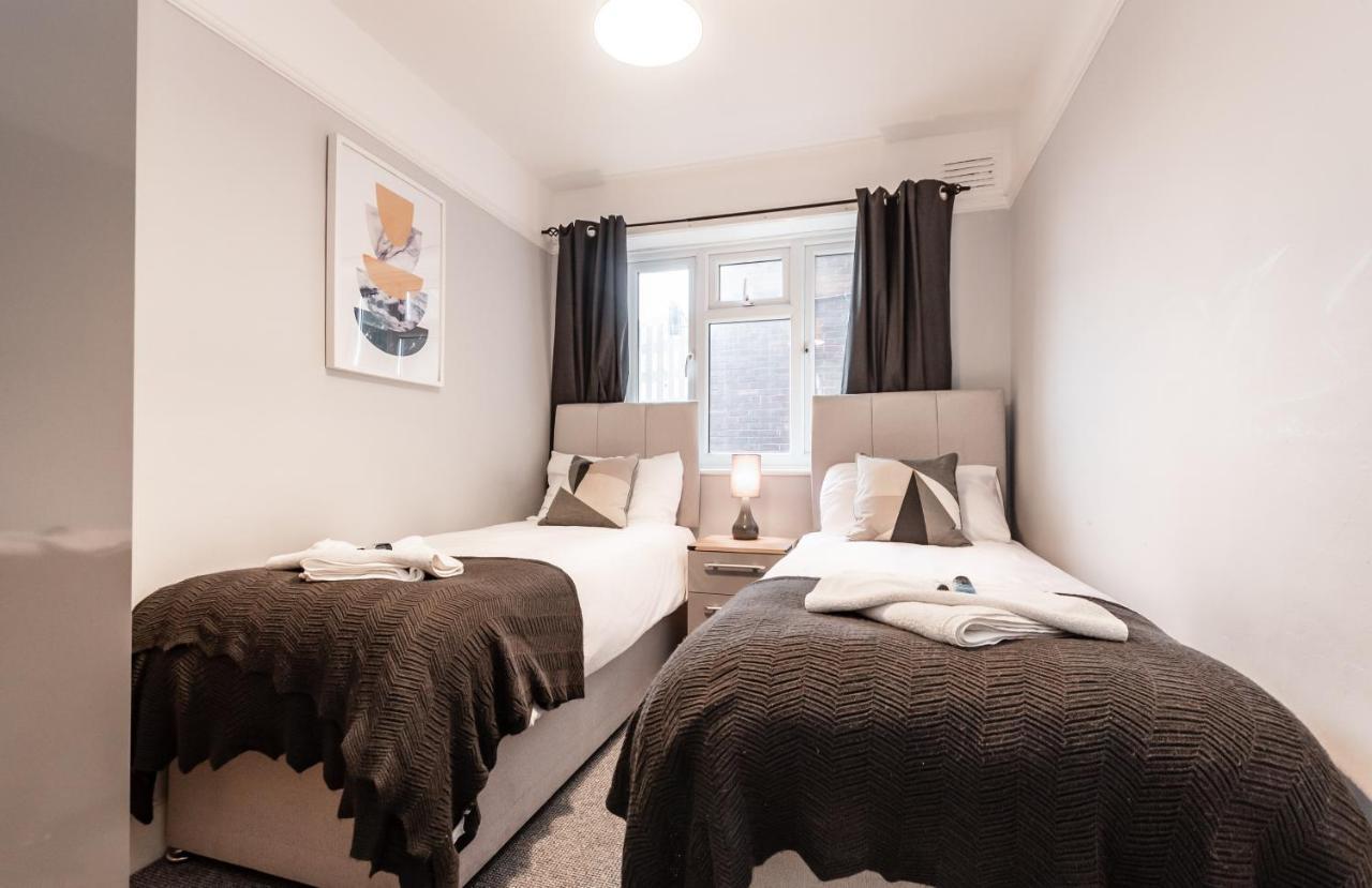 Best Price! Perfect Gunwharf Accommodation - 5 Single Beds Or Kingsize Free Parking Portsmouth Eksteriør billede