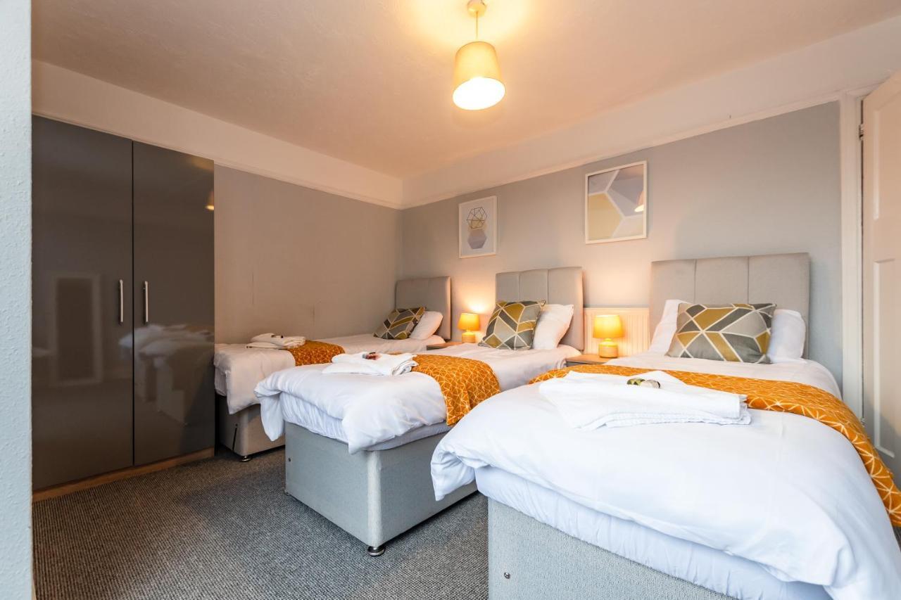 Best Price! Perfect Gunwharf Accommodation - 5 Single Beds Or Kingsize Free Parking Portsmouth Eksteriør billede