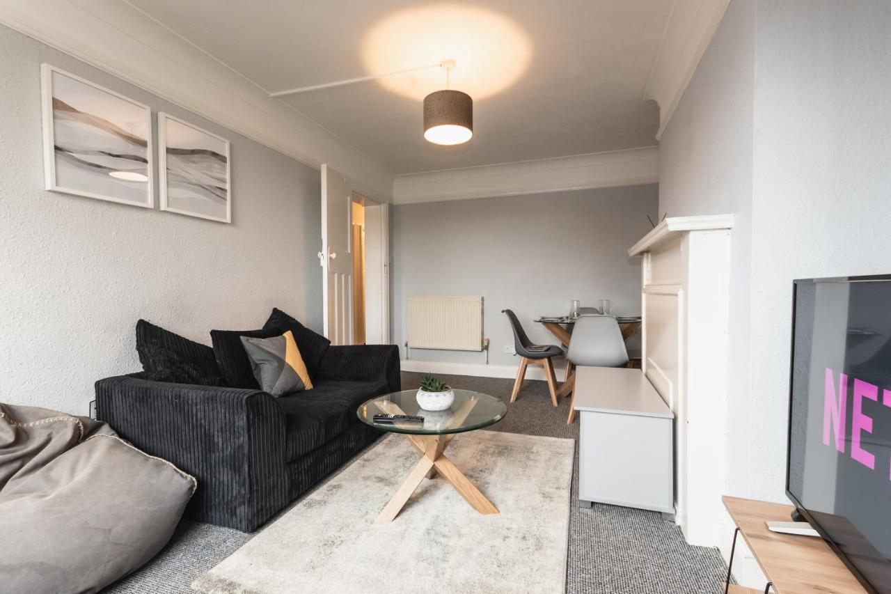 Best Price! Perfect Gunwharf Accommodation - 5 Single Beds Or Kingsize Free Parking Portsmouth Eksteriør billede