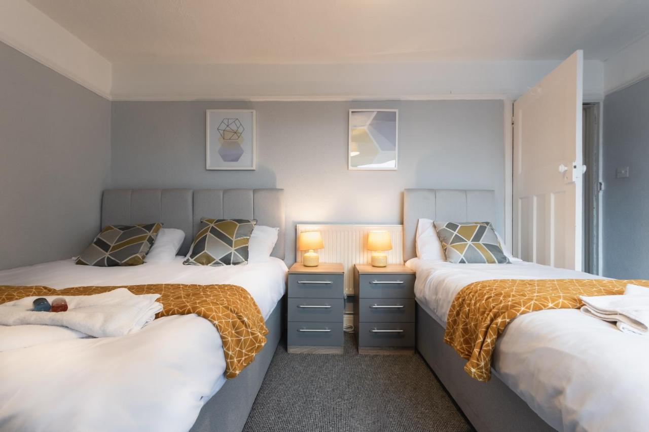 Best Price! Perfect Gunwharf Accommodation - 5 Single Beds Or Kingsize Free Parking Portsmouth Eksteriør billede