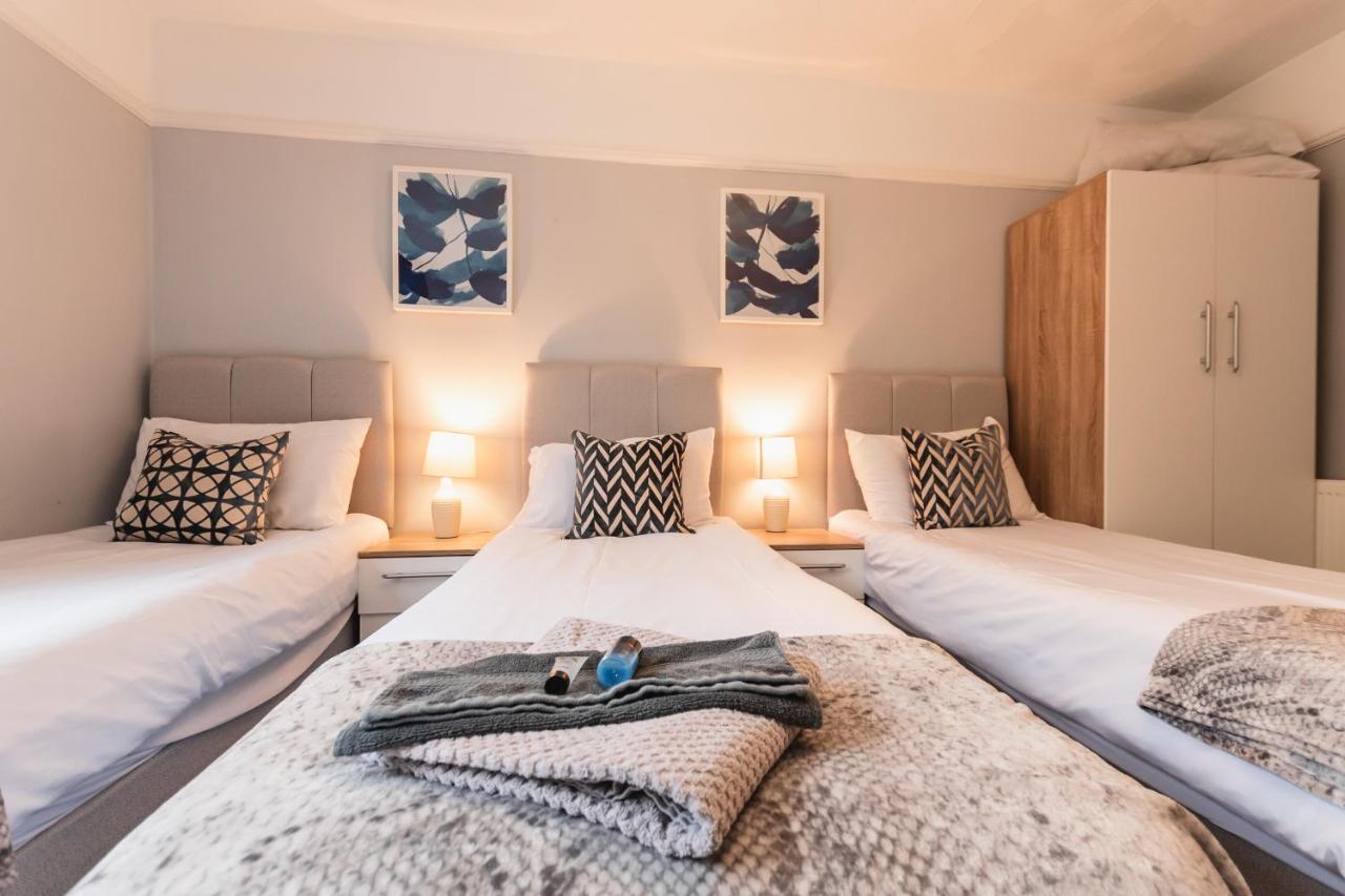 Best Price! Perfect Gunwharf Accommodation - 5 Single Beds Or Kingsize Free Parking Portsmouth Eksteriør billede