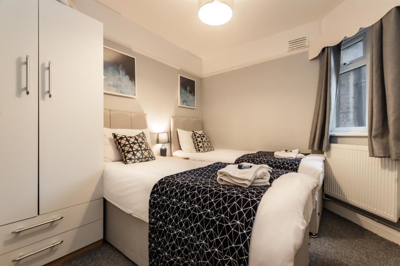 Best Price! Perfect Gunwharf Accommodation - 5 Single Beds Or Kingsize Free Parking Portsmouth Eksteriør billede