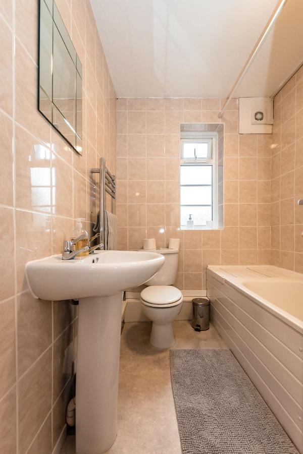 Best Price! Perfect Gunwharf Accommodation - 5 Single Beds Or Kingsize Free Parking Portsmouth Eksteriør billede