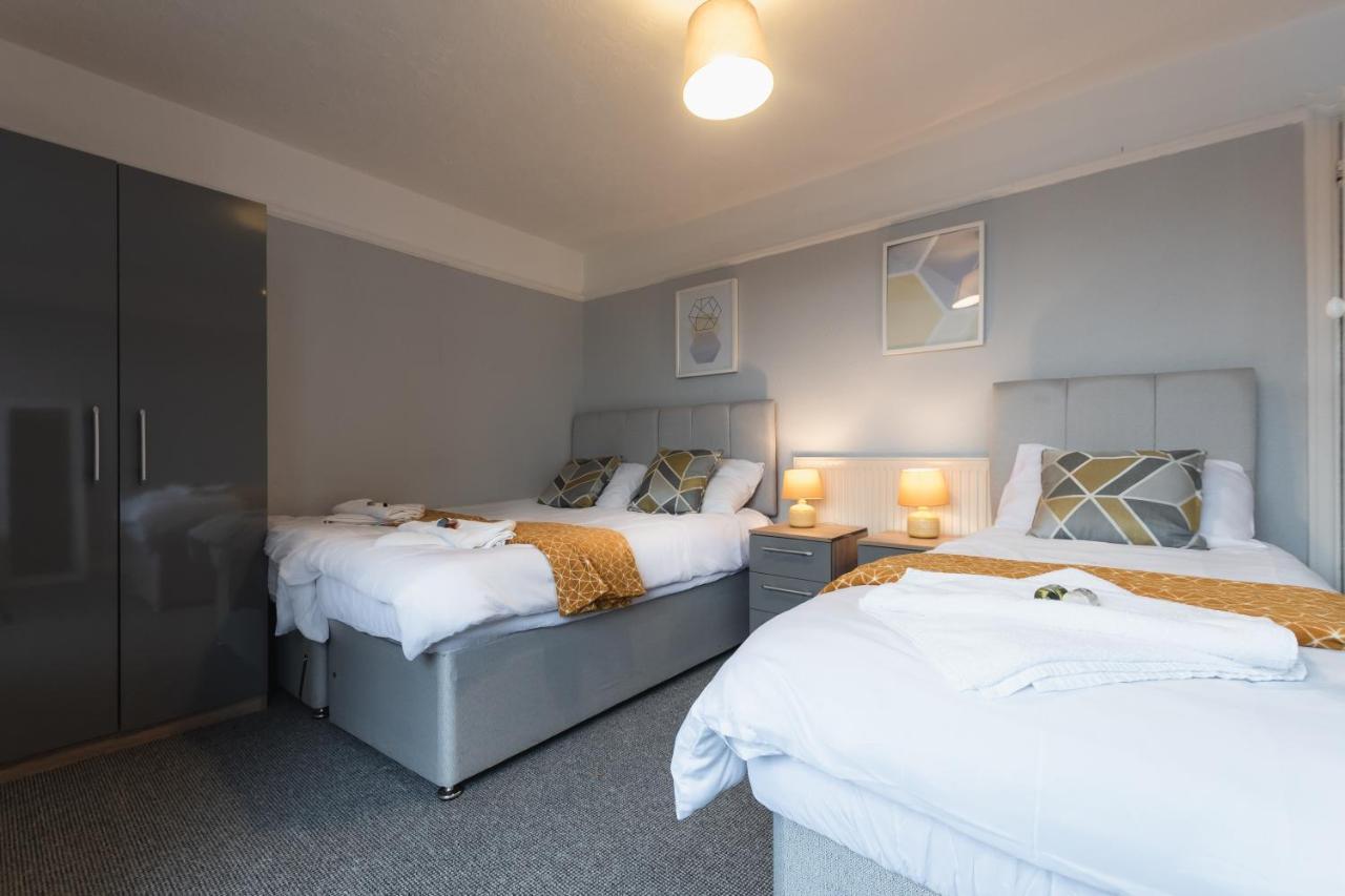 Best Price! Perfect Gunwharf Accommodation - 5 Single Beds Or Kingsize Free Parking Portsmouth Eksteriør billede
