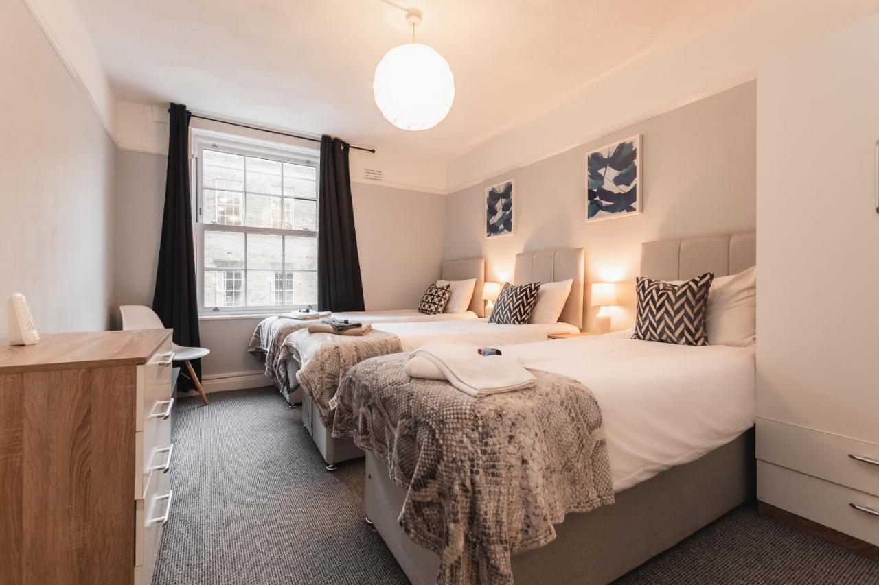 Best Price! Perfect Gunwharf Accommodation - 5 Single Beds Or Kingsize Free Parking Portsmouth Eksteriør billede