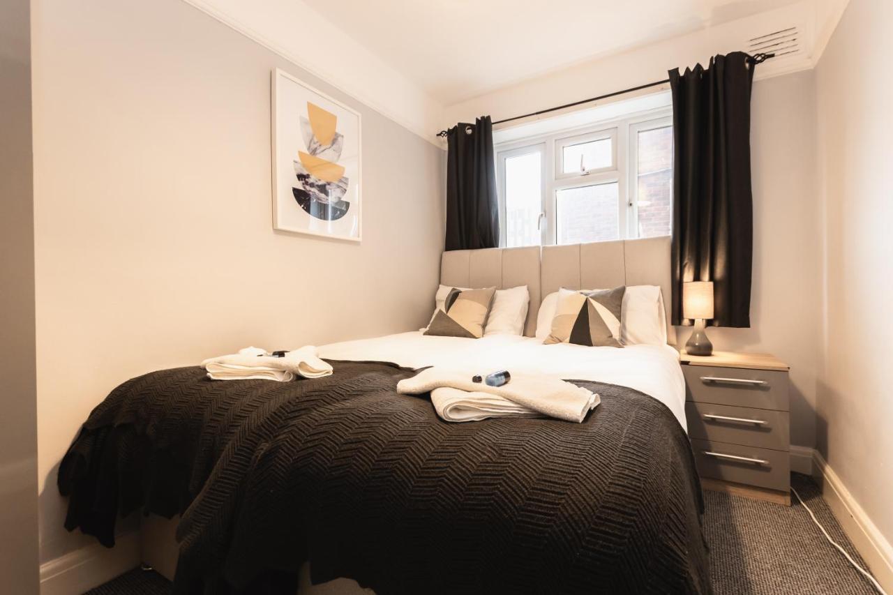 Best Price! Perfect Gunwharf Accommodation - 5 Single Beds Or Kingsize Free Parking Portsmouth Eksteriør billede