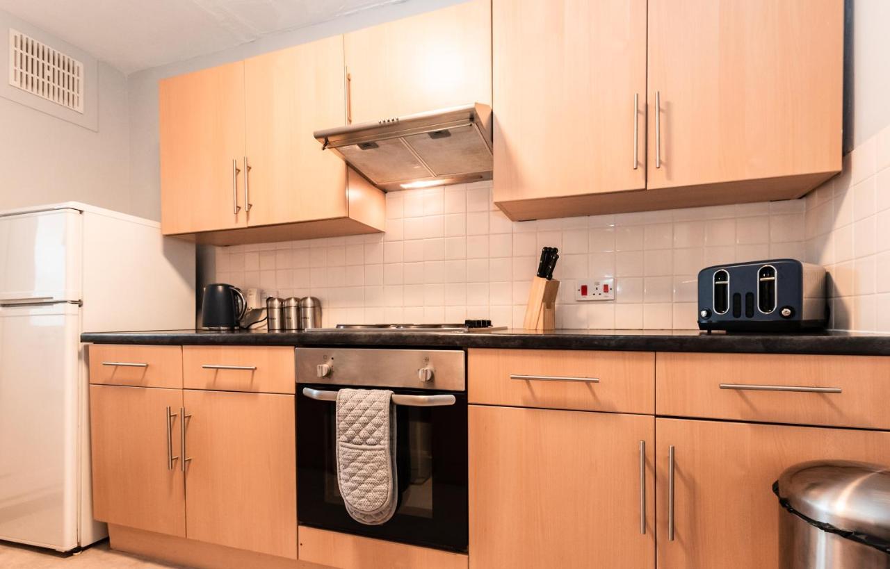 Best Price! Perfect Gunwharf Accommodation - 5 Single Beds Or Kingsize Free Parking Portsmouth Eksteriør billede