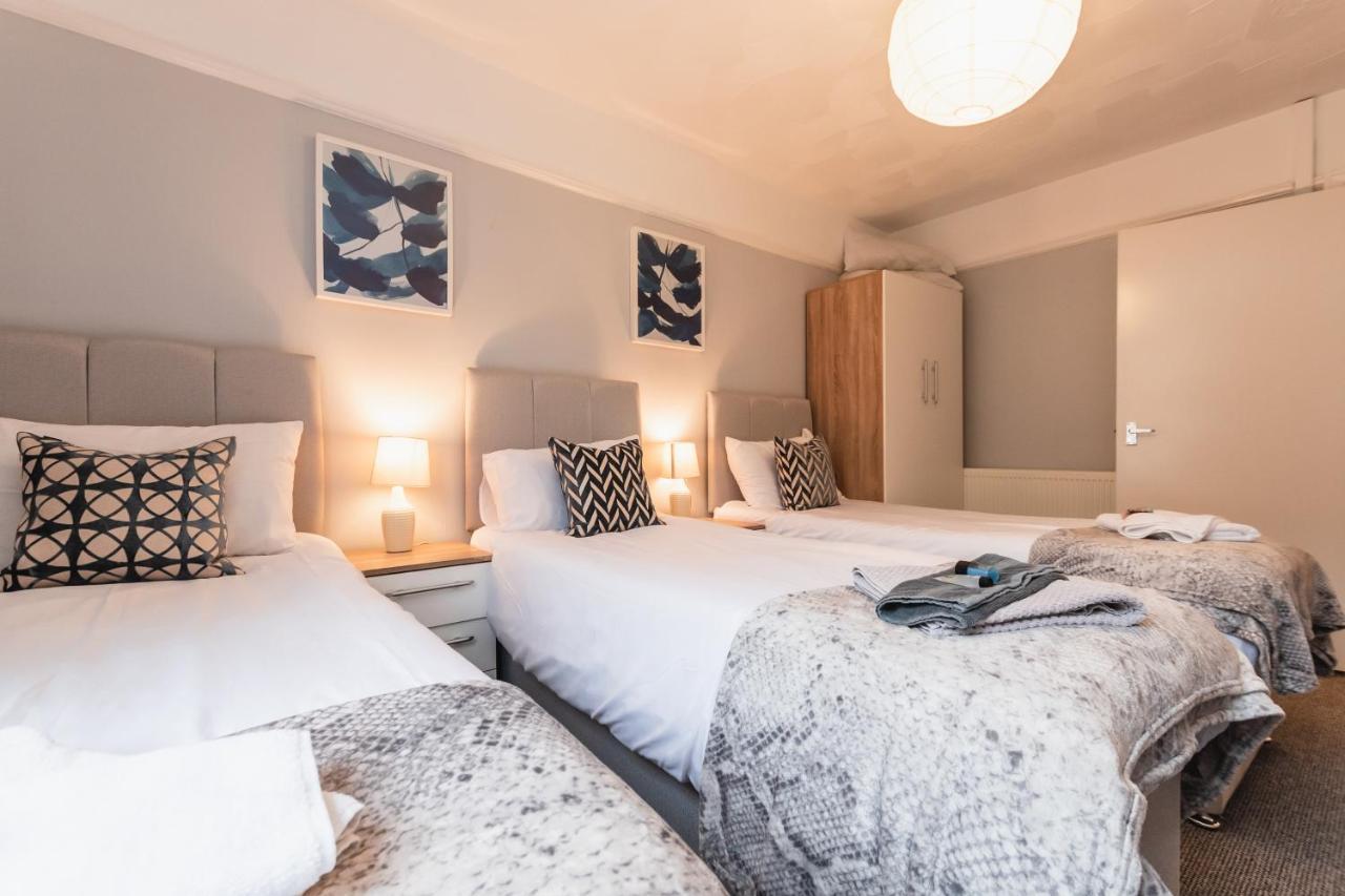 Best Price! Perfect Gunwharf Accommodation - 5 Single Beds Or Kingsize Free Parking Portsmouth Eksteriør billede