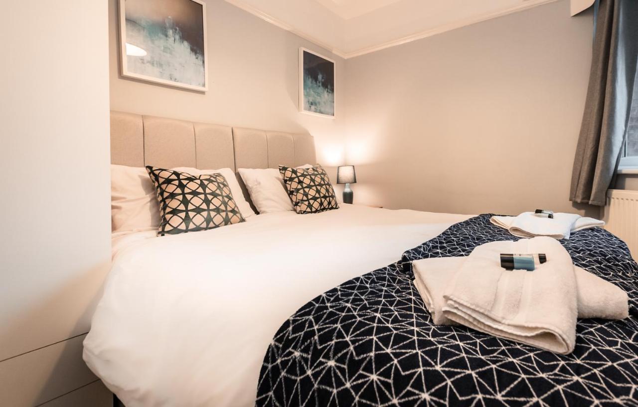 Best Price! Perfect Gunwharf Accommodation - 5 Single Beds Or Kingsize Free Parking Portsmouth Eksteriør billede