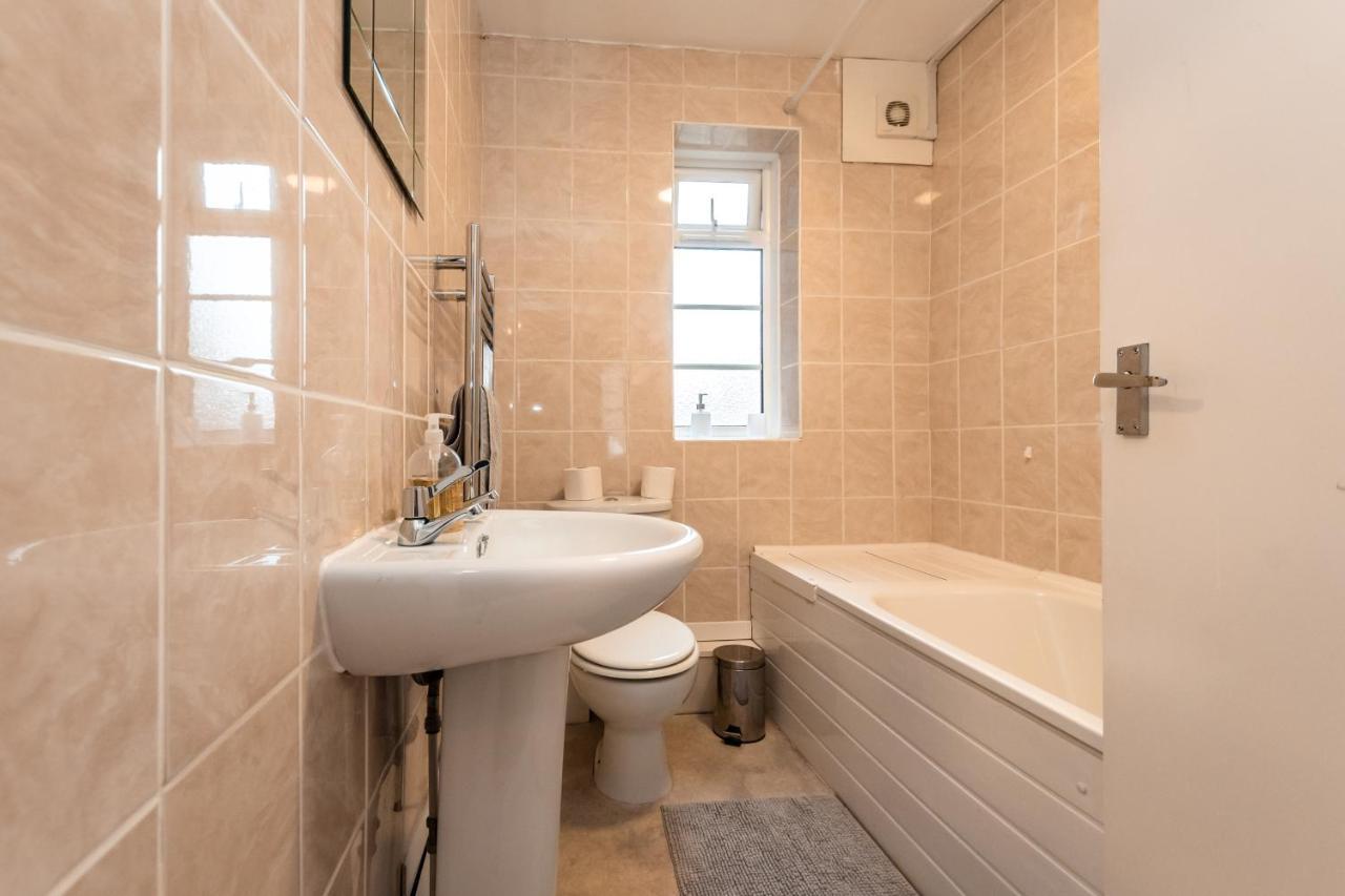Best Price! Perfect Gunwharf Accommodation - 5 Single Beds Or Kingsize Free Parking Portsmouth Eksteriør billede