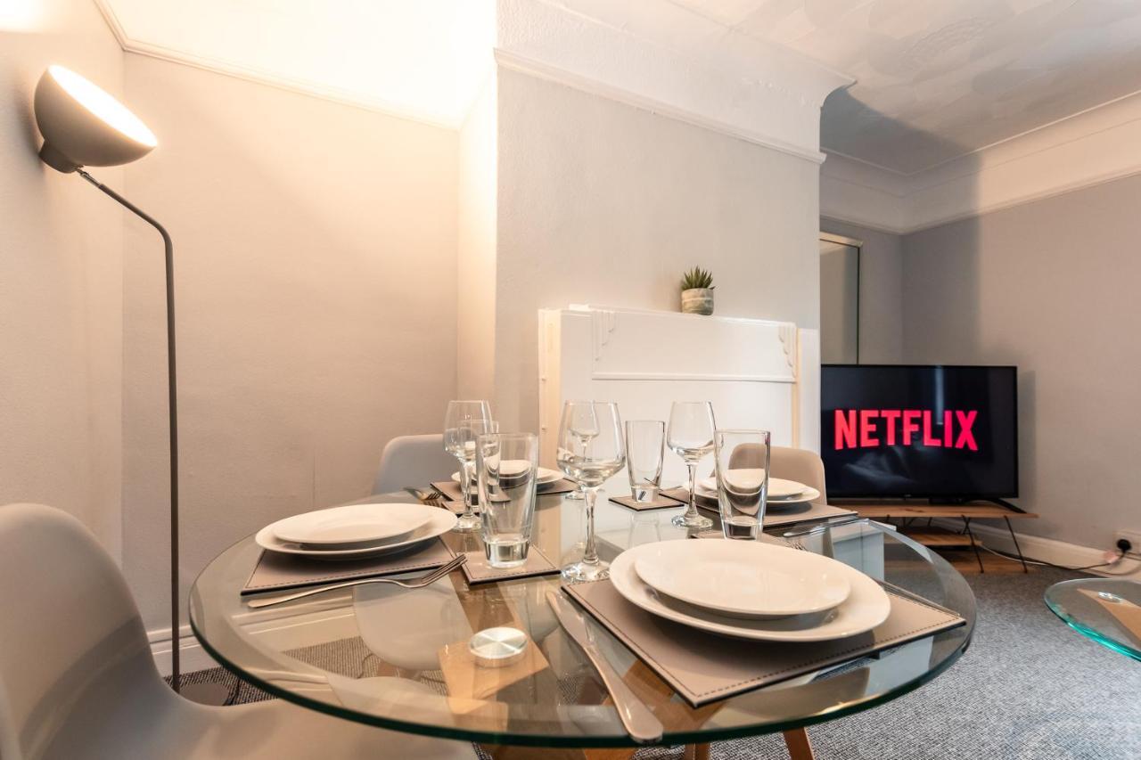 Best Price! Perfect Gunwharf Accommodation - 5 Single Beds Or Kingsize Free Parking Portsmouth Eksteriør billede