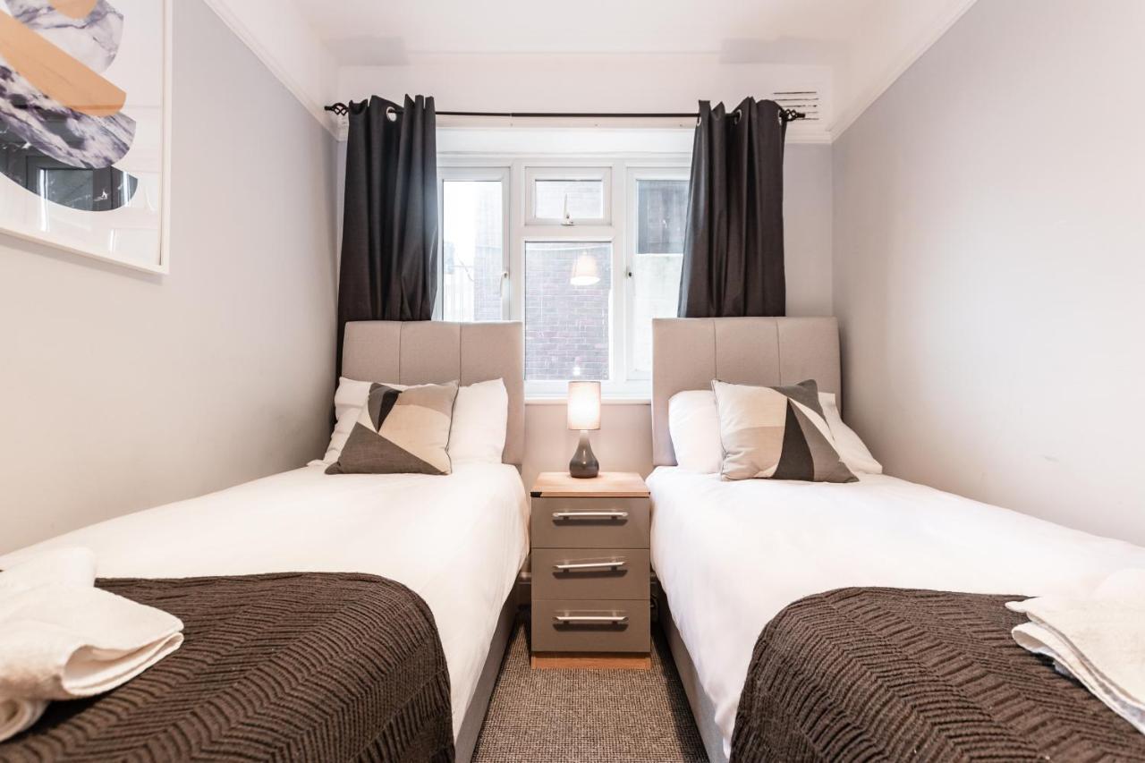 Best Price! Perfect Gunwharf Accommodation - 5 Single Beds Or Kingsize Free Parking Portsmouth Eksteriør billede