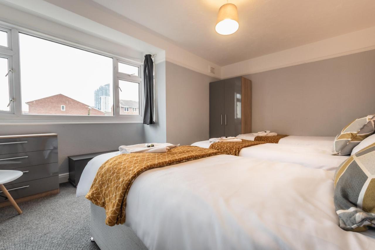 Best Price! Perfect Gunwharf Accommodation - 5 Single Beds Or Kingsize Free Parking Portsmouth Eksteriør billede