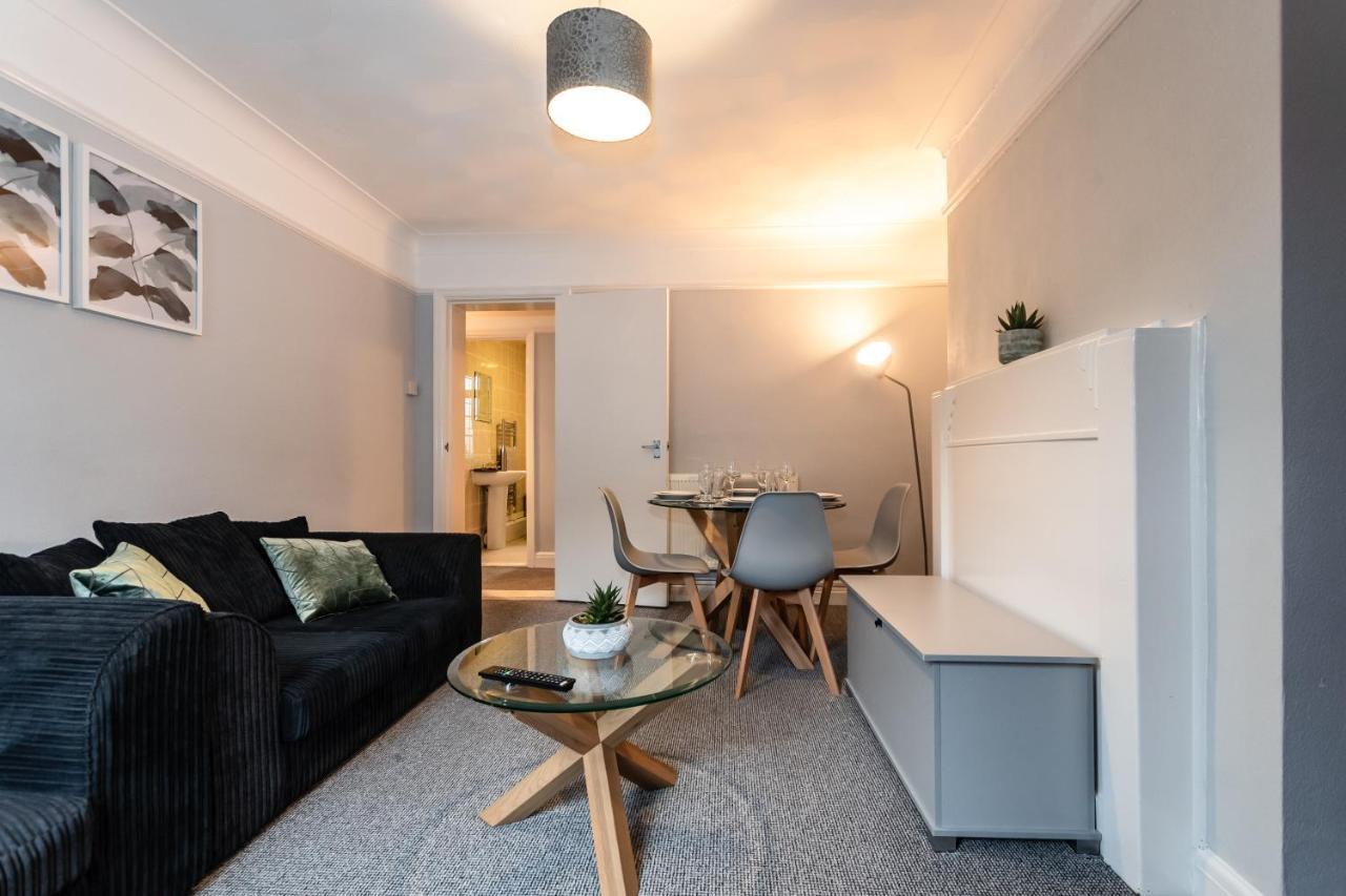 Best Price! Perfect Gunwharf Accommodation - 5 Single Beds Or Kingsize Free Parking Portsmouth Eksteriør billede
